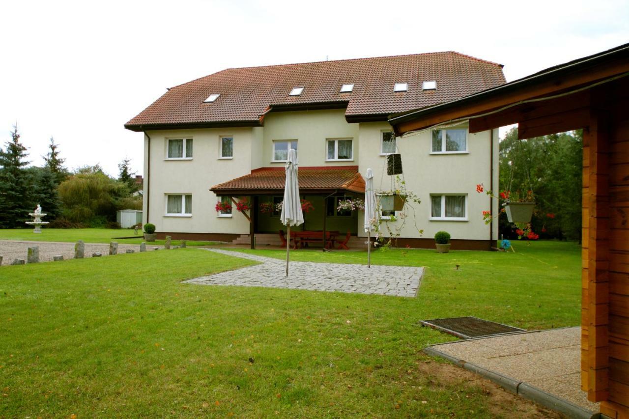 Restaurant & Hostel "Broadway" Kliniska Exteriér fotografie